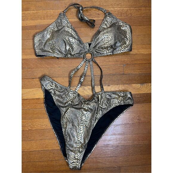 Tabria Majors FTF Agent Fox snakeskin 1 piece swimsuit - Picture 2 of 7